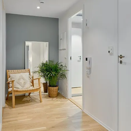 Apartamento Stylish 2-br Retreat In Heart Of Vibrant *