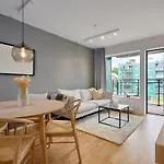 Stylish 2-br Retreat In Heart Of Vibrant * ברגן